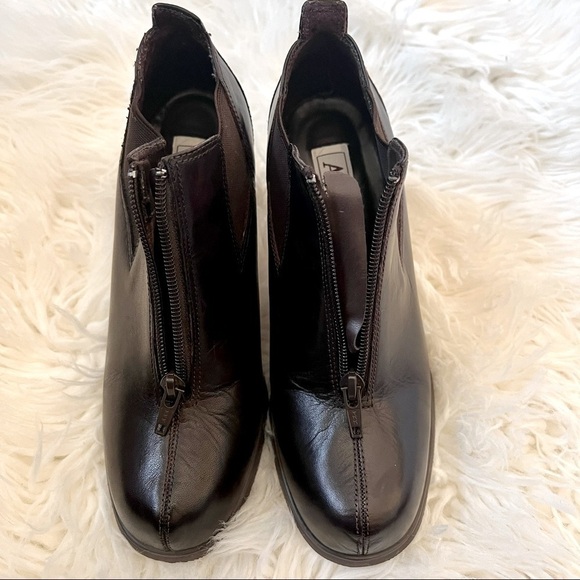 ALIBI Brown Leather Zip up Front Booties Size 6 1/2 - Picture 4 of 6